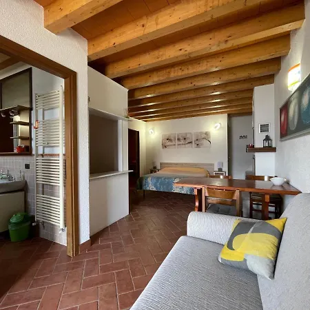 Piccolo Girasole מנאג'יו